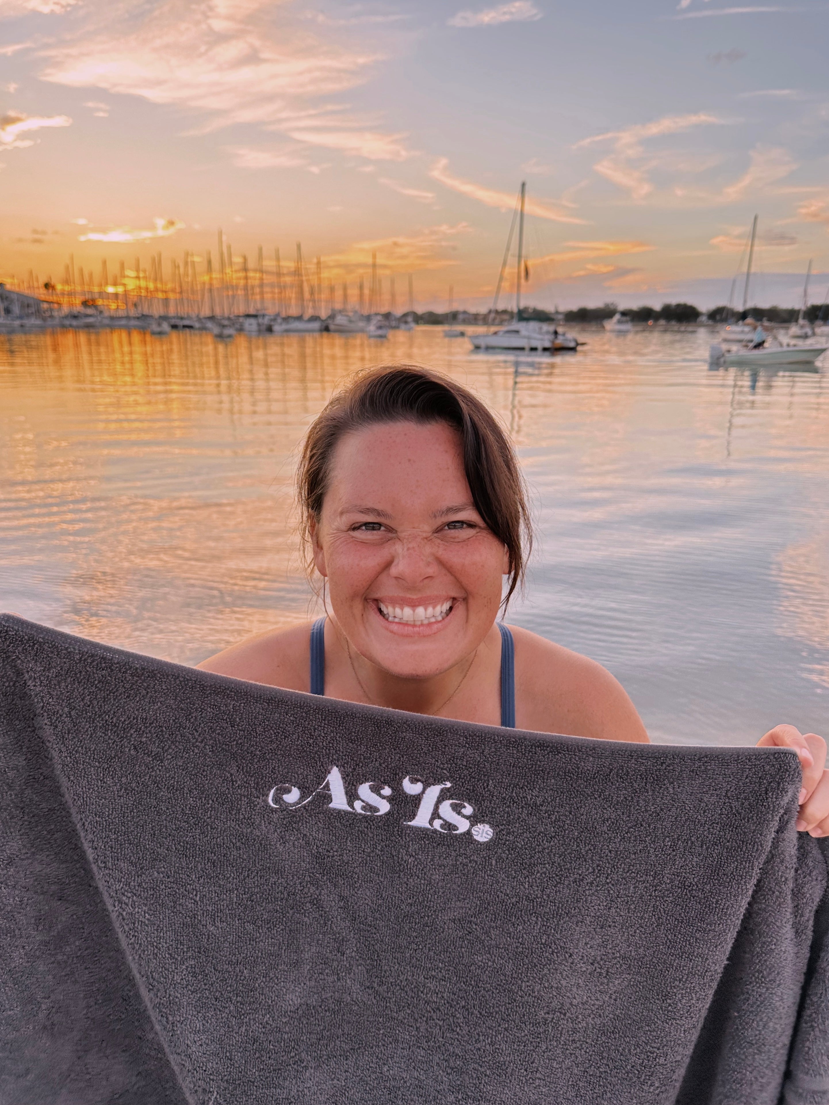 As Is, Sis Towel