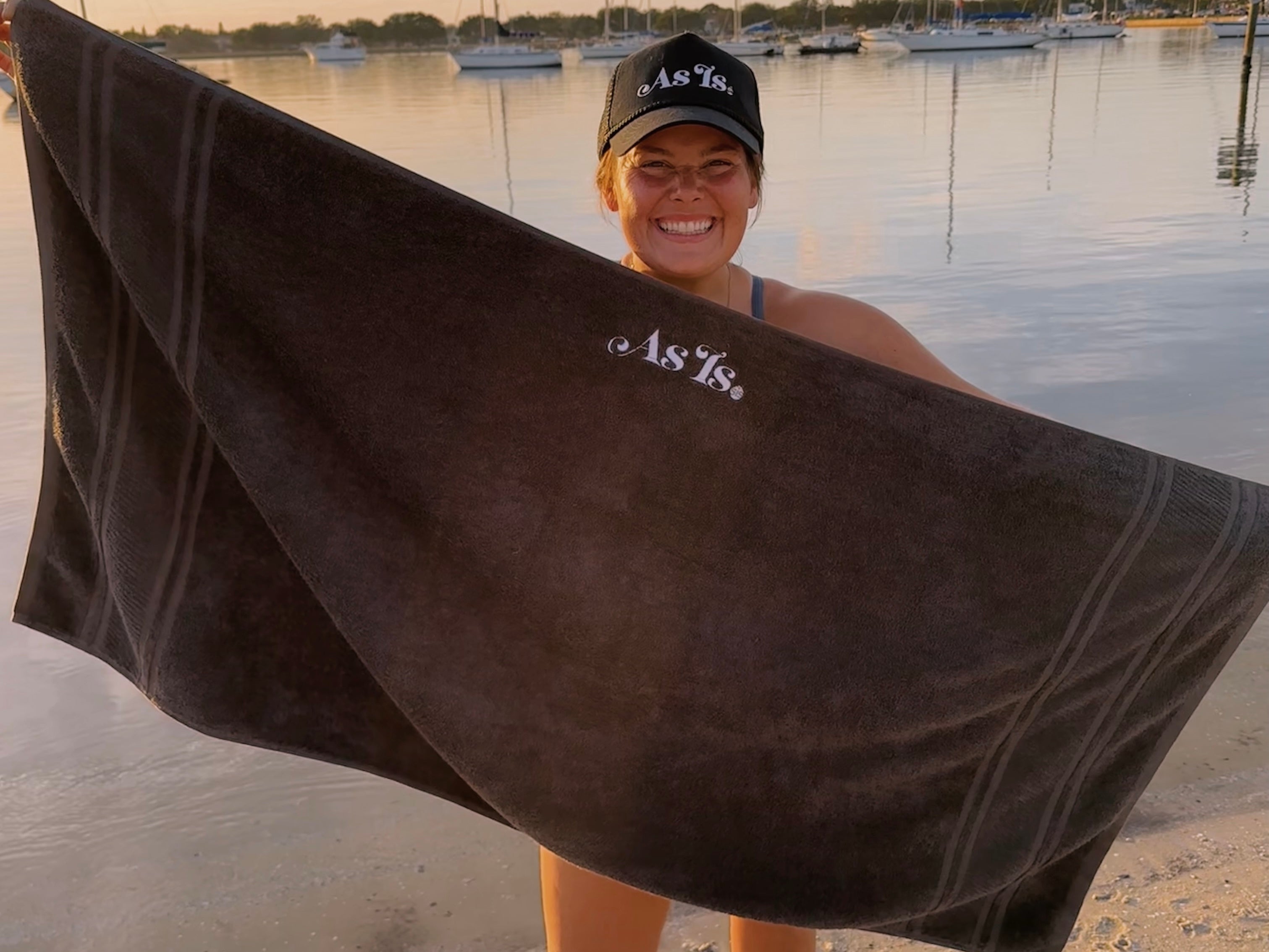 As Is, Sis Towel